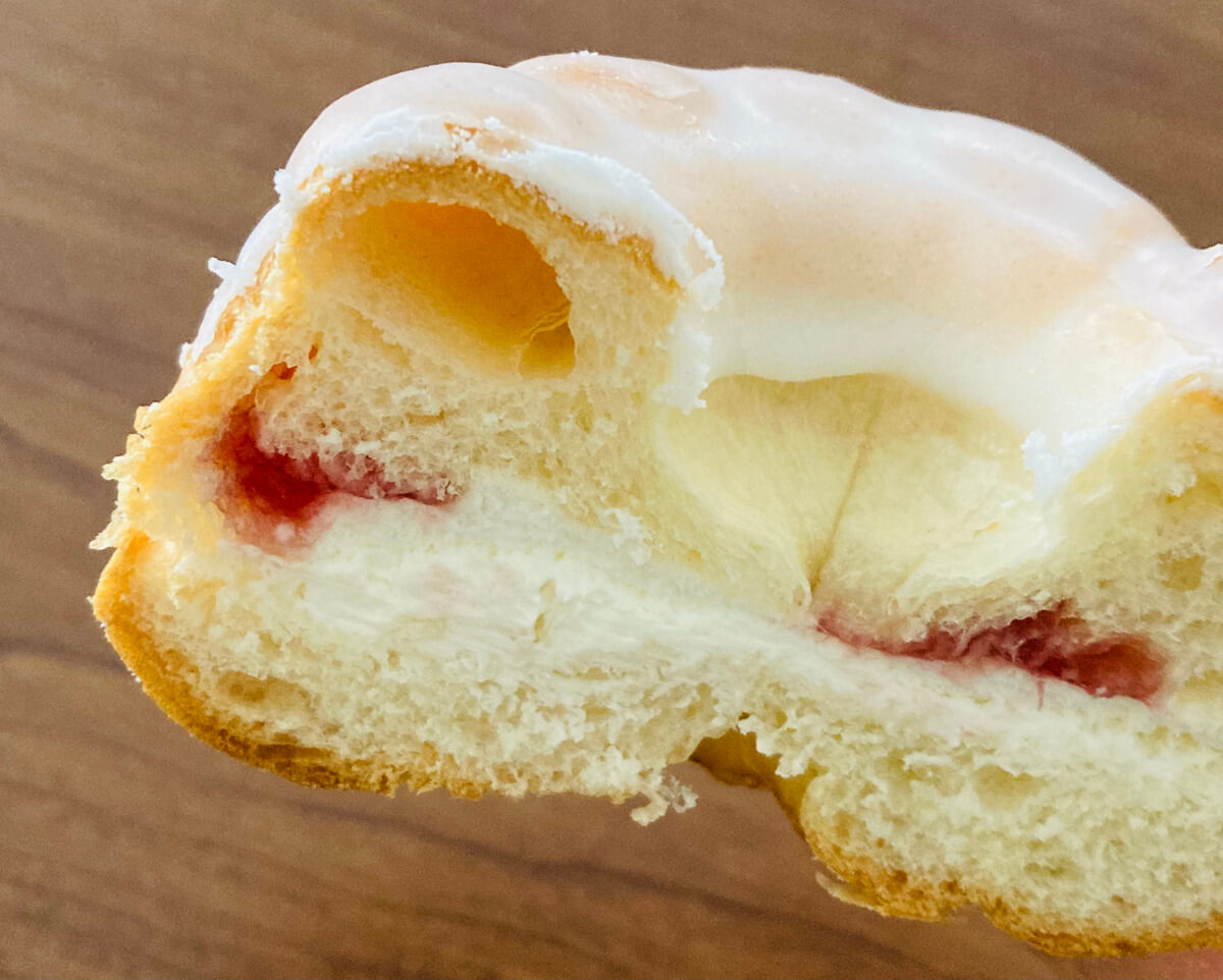 セブンイレブン「紅ほっぺ苺使用 デニッシュマウンテン」