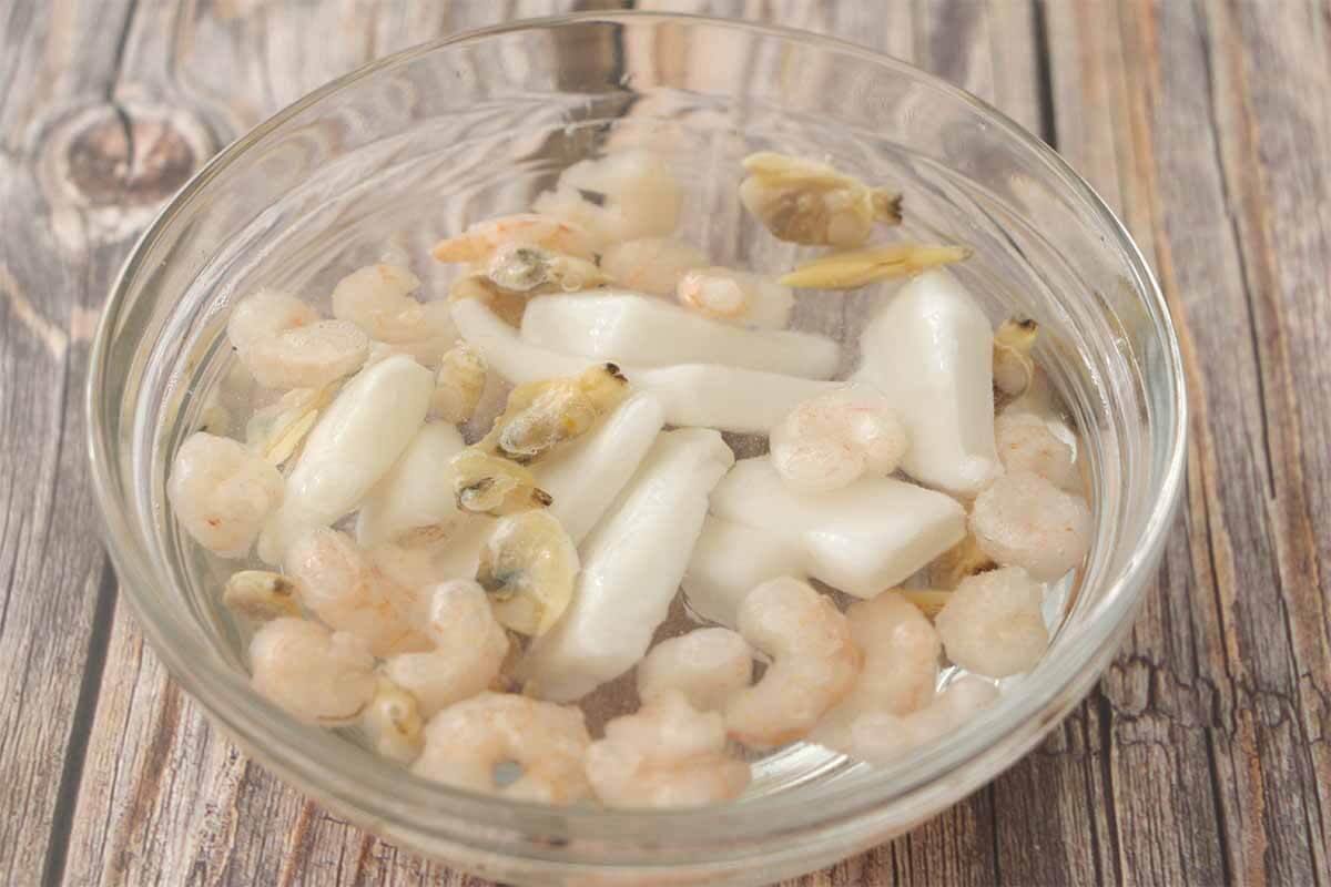 タサン志麻さん「海鮮トマト焼きそば」