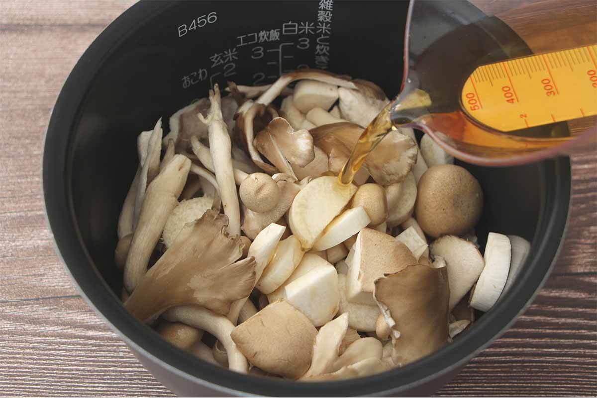 栗原はるみさん「きのこの炊き込みご飯」