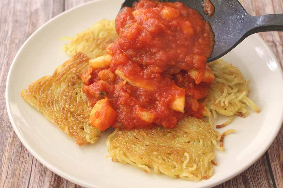 タサン志麻さん「海鮮トマト焼きそば」