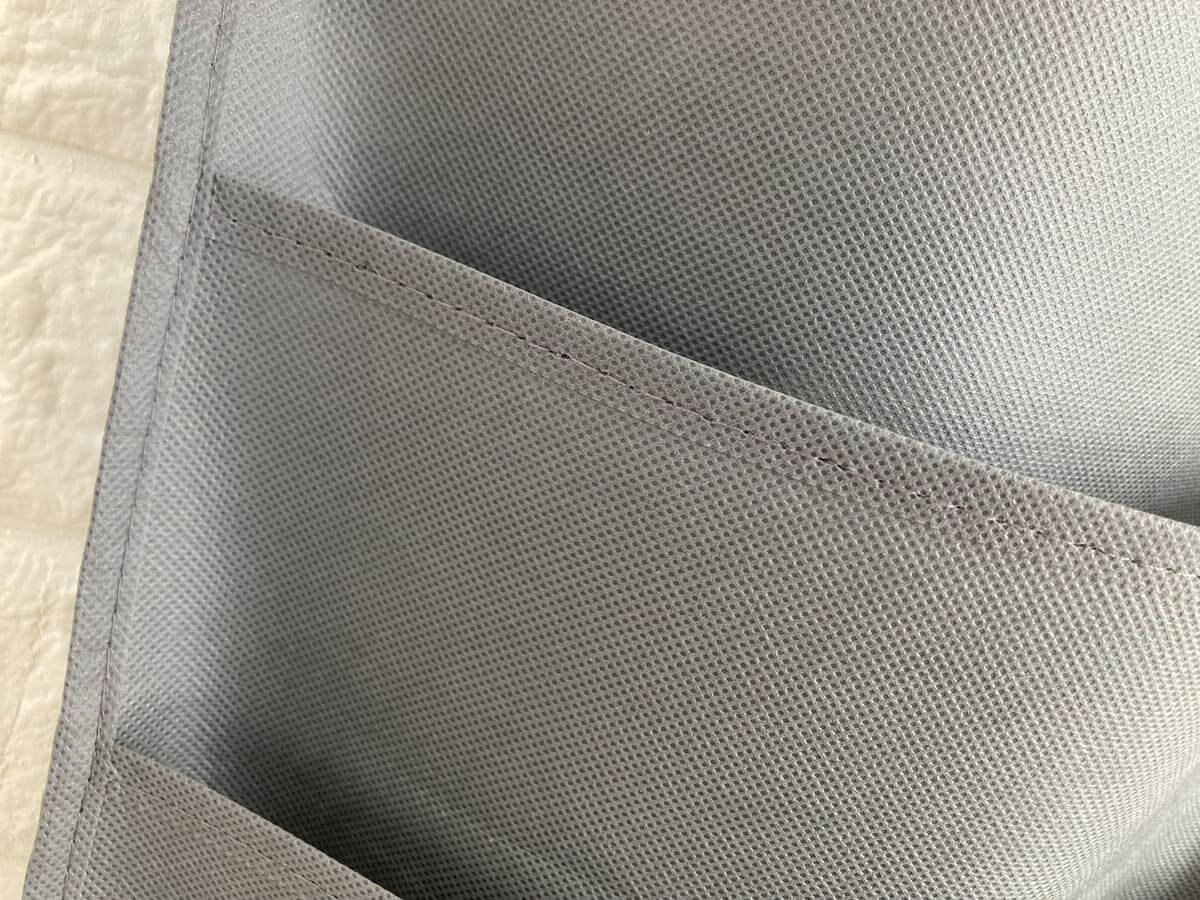 ダイソー「吊り下げシャツ収納」