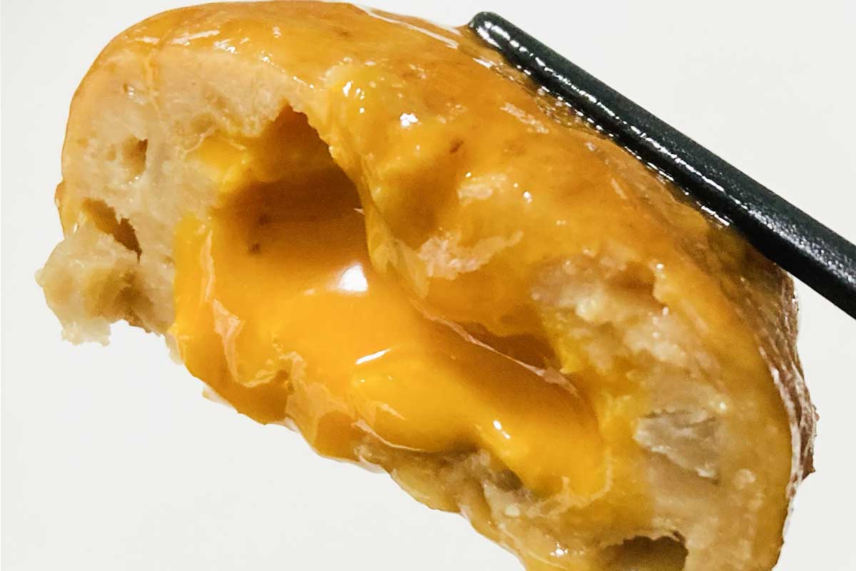 ファミマ「卵黄風ソース入り鶏つくね」