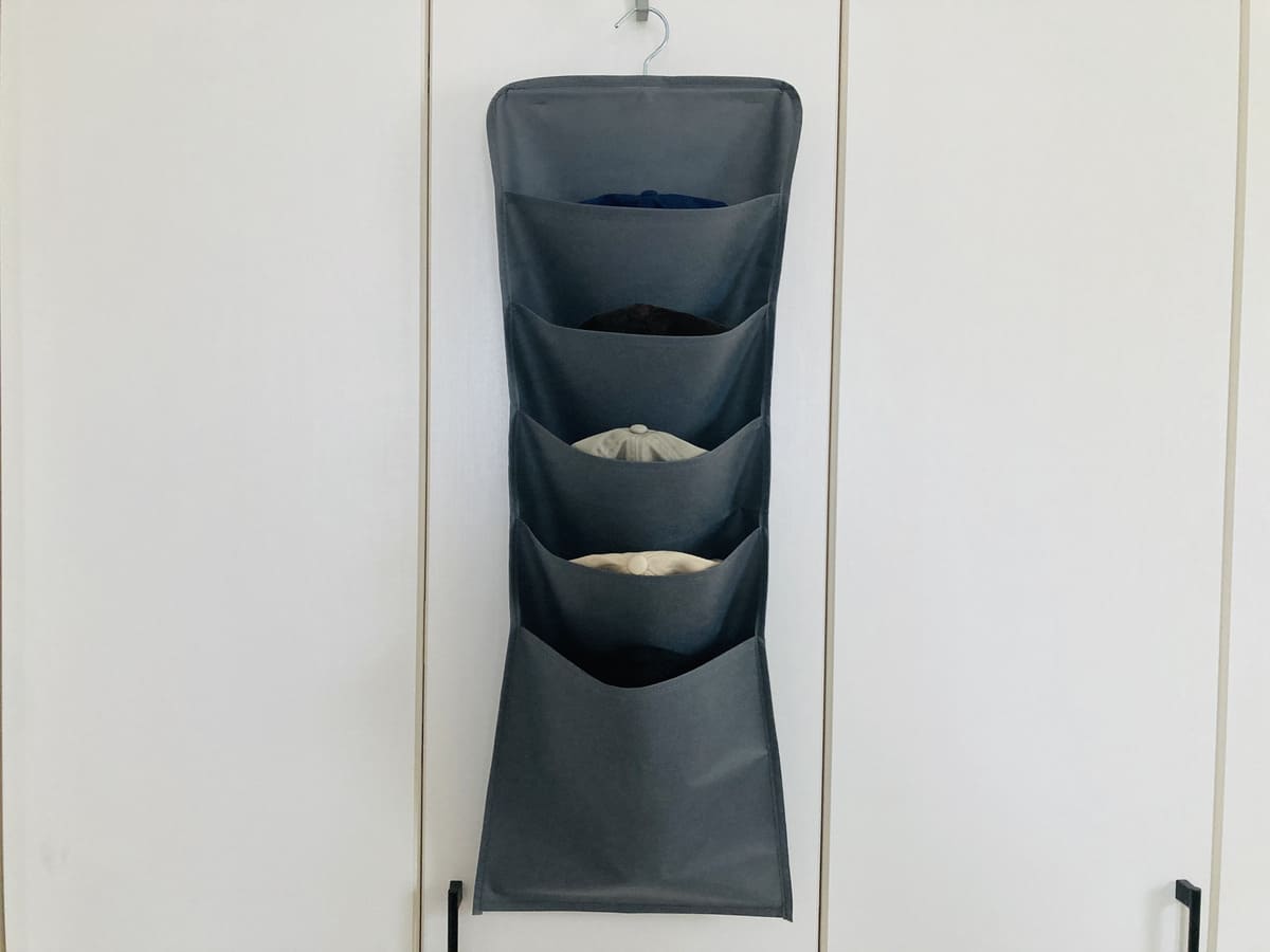 ダイソー「吊り下げシャツ収納」