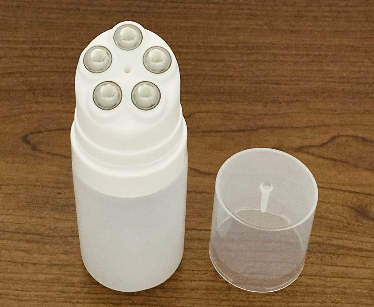 ダイソー「５点ローラー詰め替えチューブ」