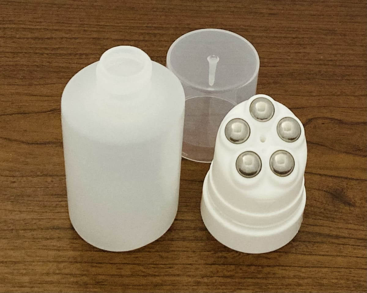 ダイソー「５点ローラー詰め替えチューブ」