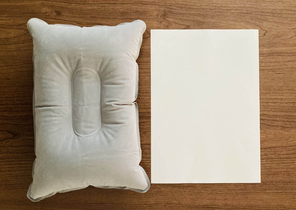 ダイソー「エアー枕」