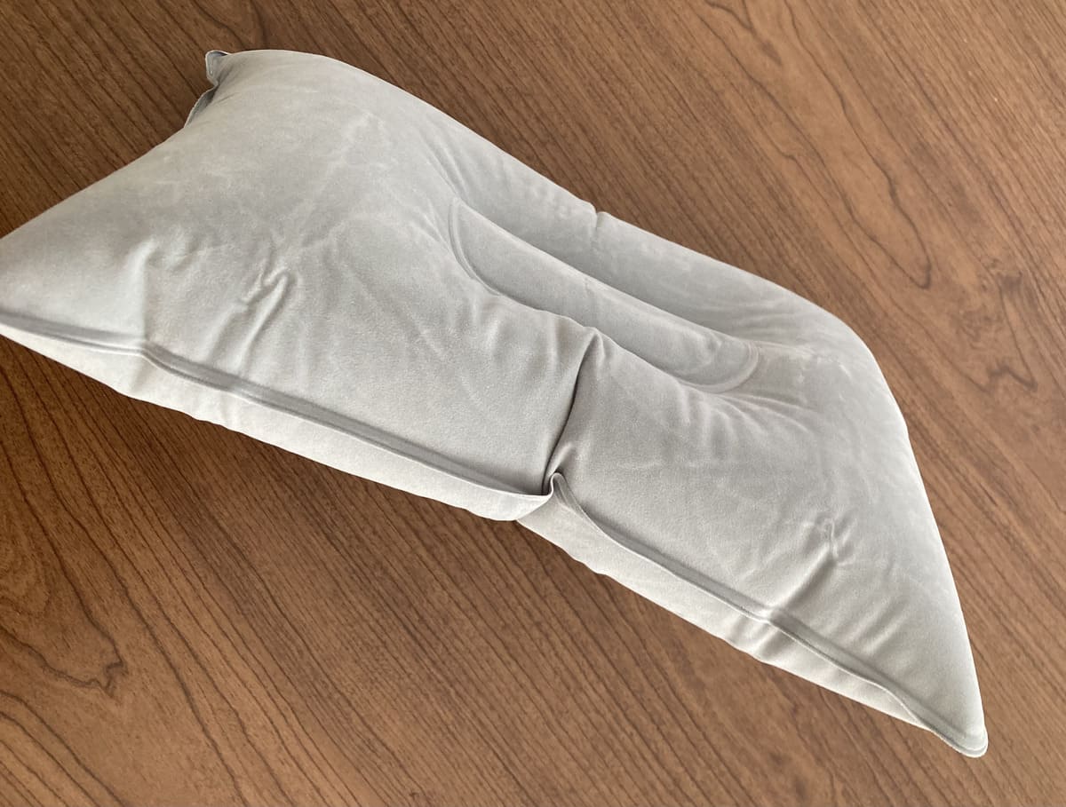 ダイソー「エアー枕」