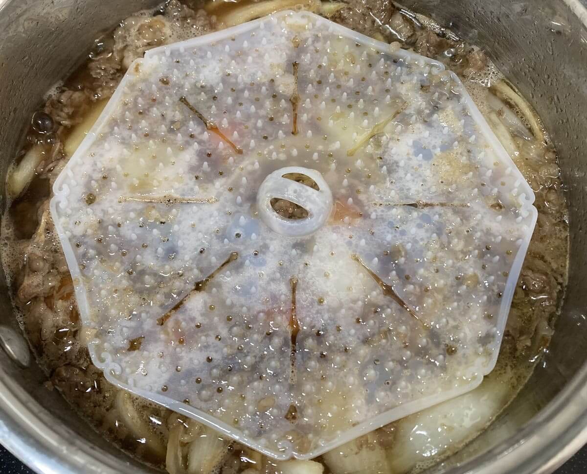 ダイソー「シリコーンあく取り落とし蓋」