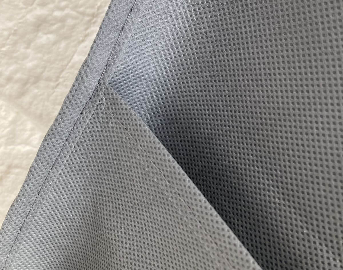 ダイソー「吊り下げシャツ収納」