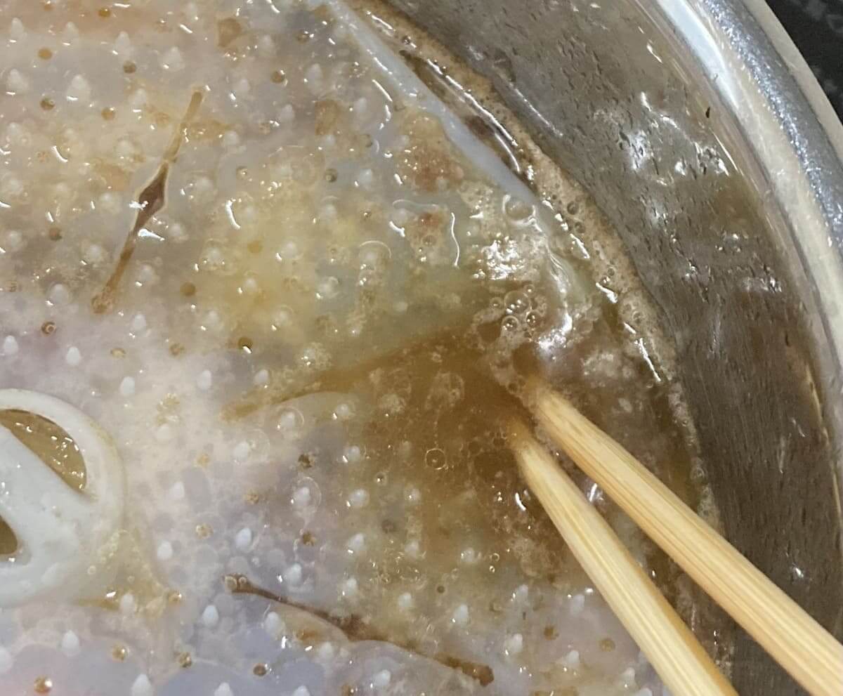 ダイソー「シリコーンあく取り落とし蓋」