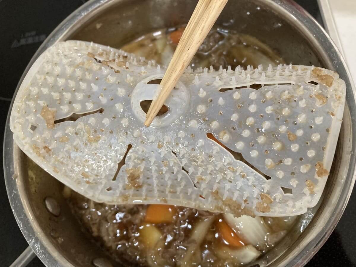 ダイソー「シリコーンあく取り落とし蓋」