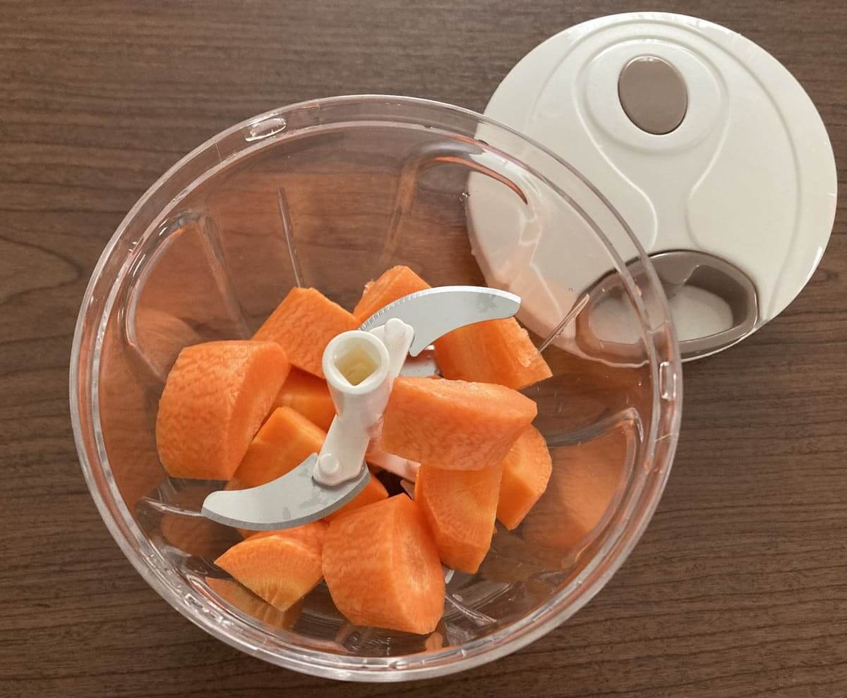 ダイソー「ハンドル野菜カッター(ミキサー付)」