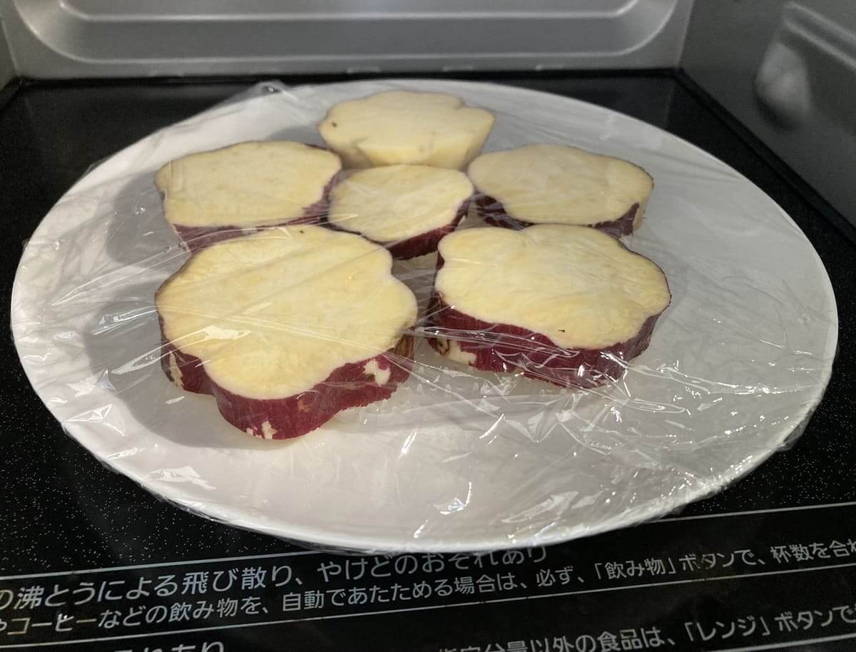 ダイソー「シリコーンあく取り落とし蓋」