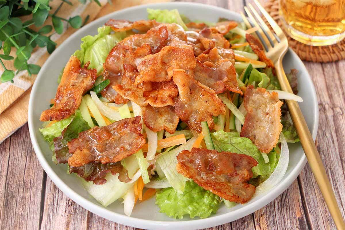 タサン志麻さん「カリカリ豚肉サラダ」