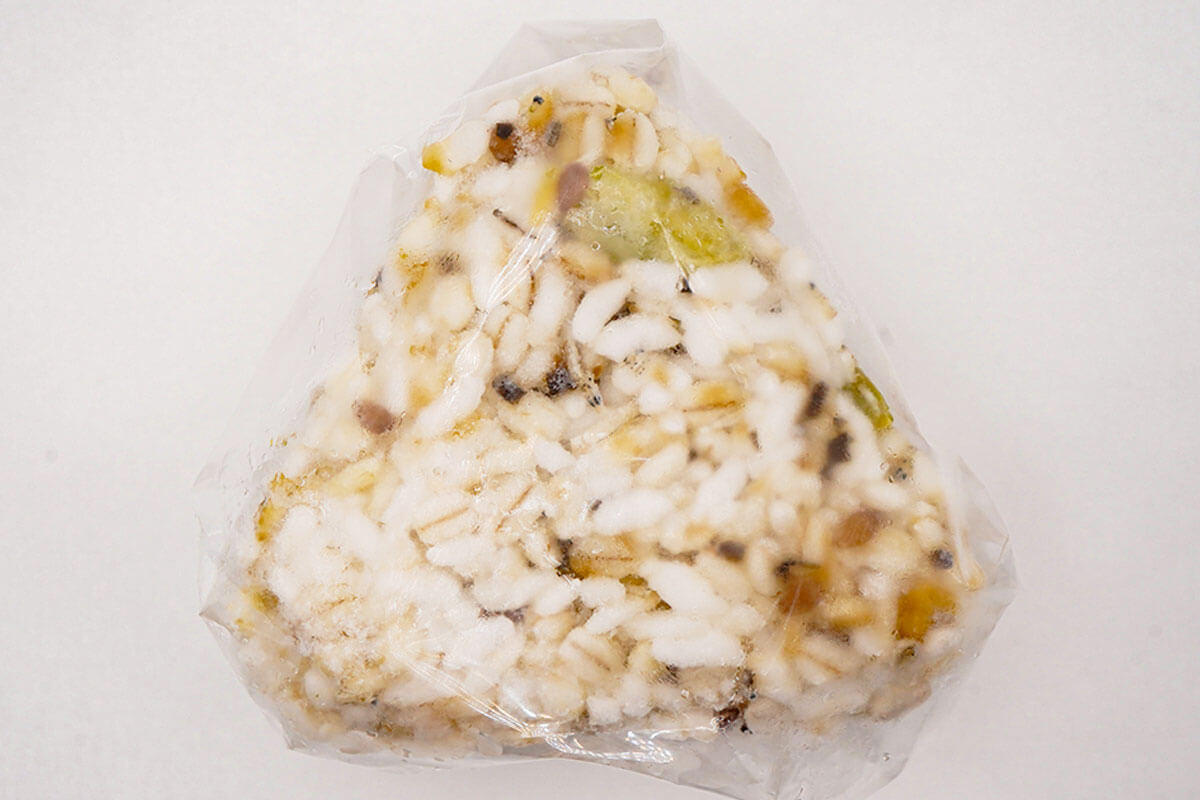 無印良品もち麦ごはんお枝豆塩昆布としらすおにぎり