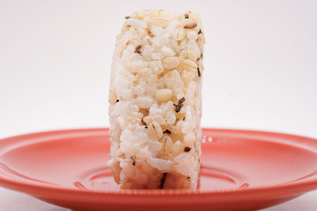 無印良品もち麦ごはんお枝豆塩昆布としらすおにぎり