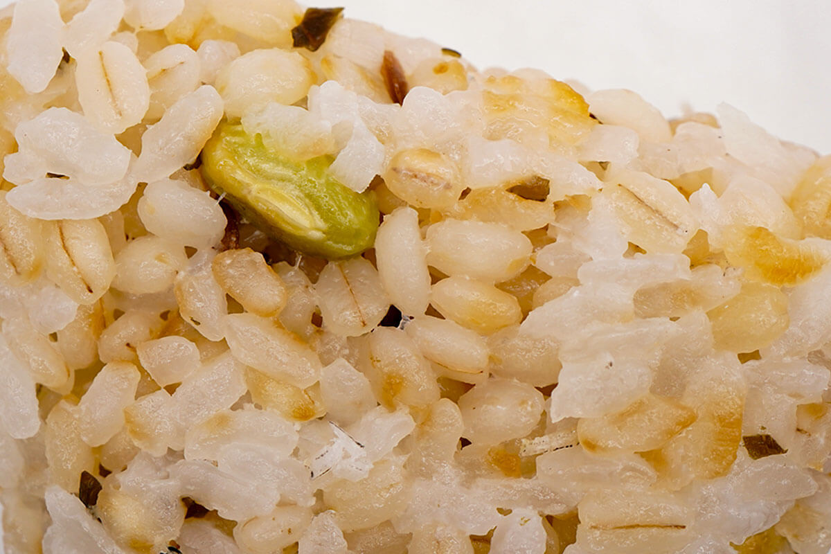 無印良品もち麦ごはんお枝豆塩昆布としらすおにぎり