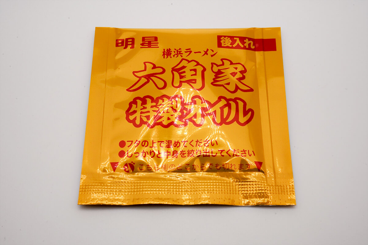 セブンイレブン「７プレミアム 横浜ラーメン六角家 濃厚家系豚骨醤油ラーメン」