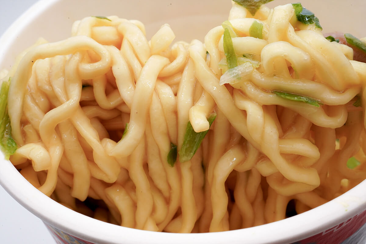 セブンイレブン「７プレミアム 横浜ラーメン六角家 濃厚家系豚骨醤油ラーメン」