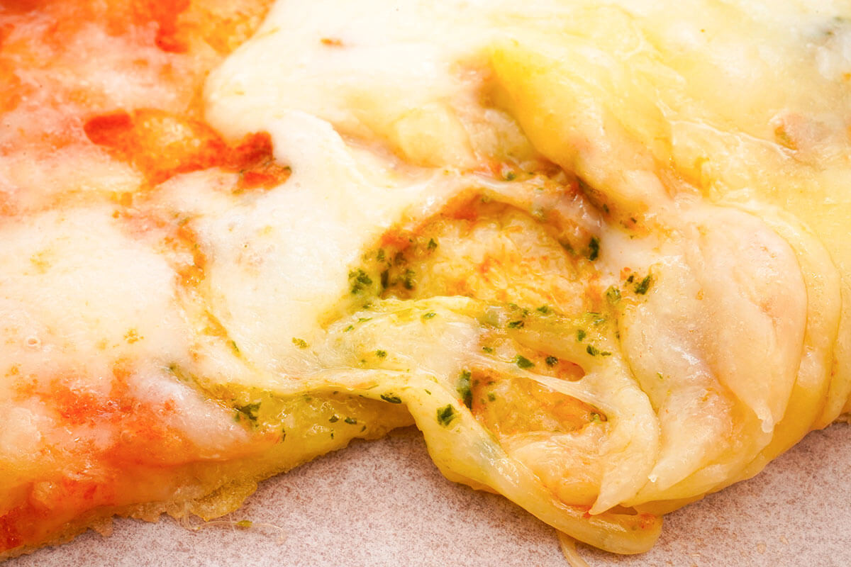 無印良品国産バジルのマルゲリータピザ