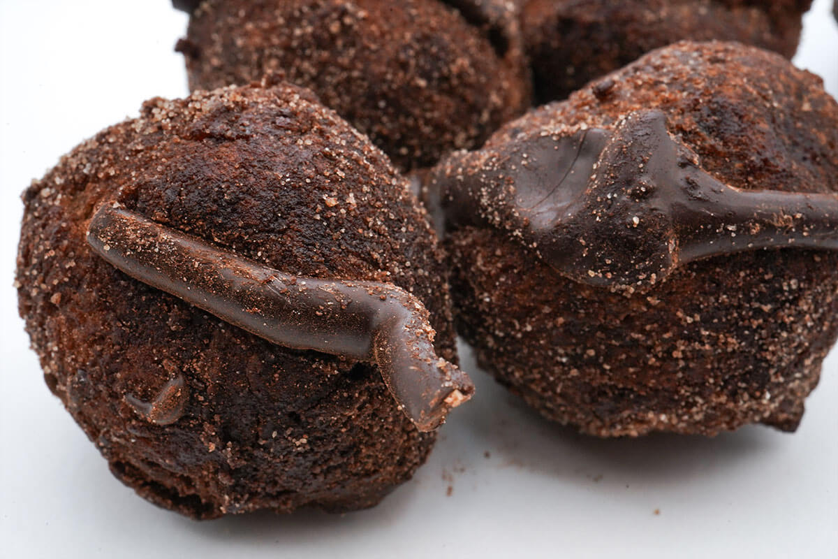 丸亀製麺「丸亀うどーなつ 濃厚ダブルチョコ ごほうびチョコ味」