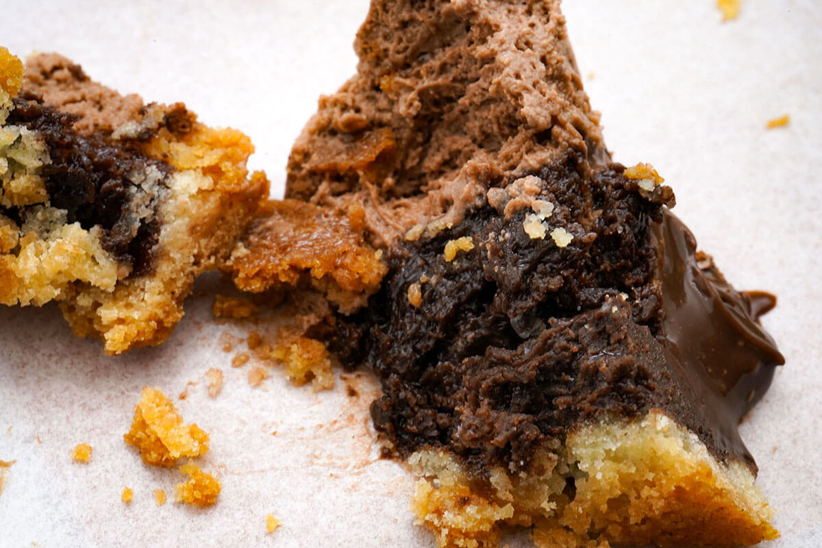 ローソン「Uchi Café×GODIVA とろけるショコラタルト」