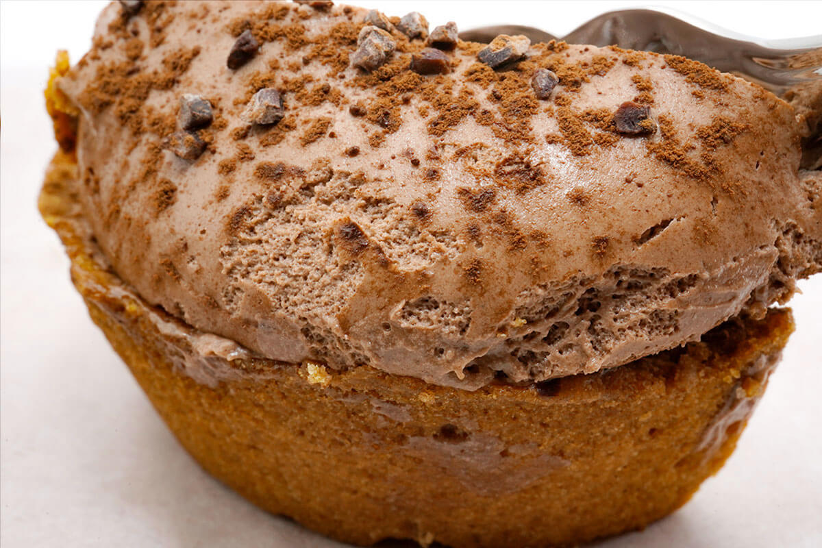 ローソン「Uchi Café×GODIVA とろけるショコラタルト」