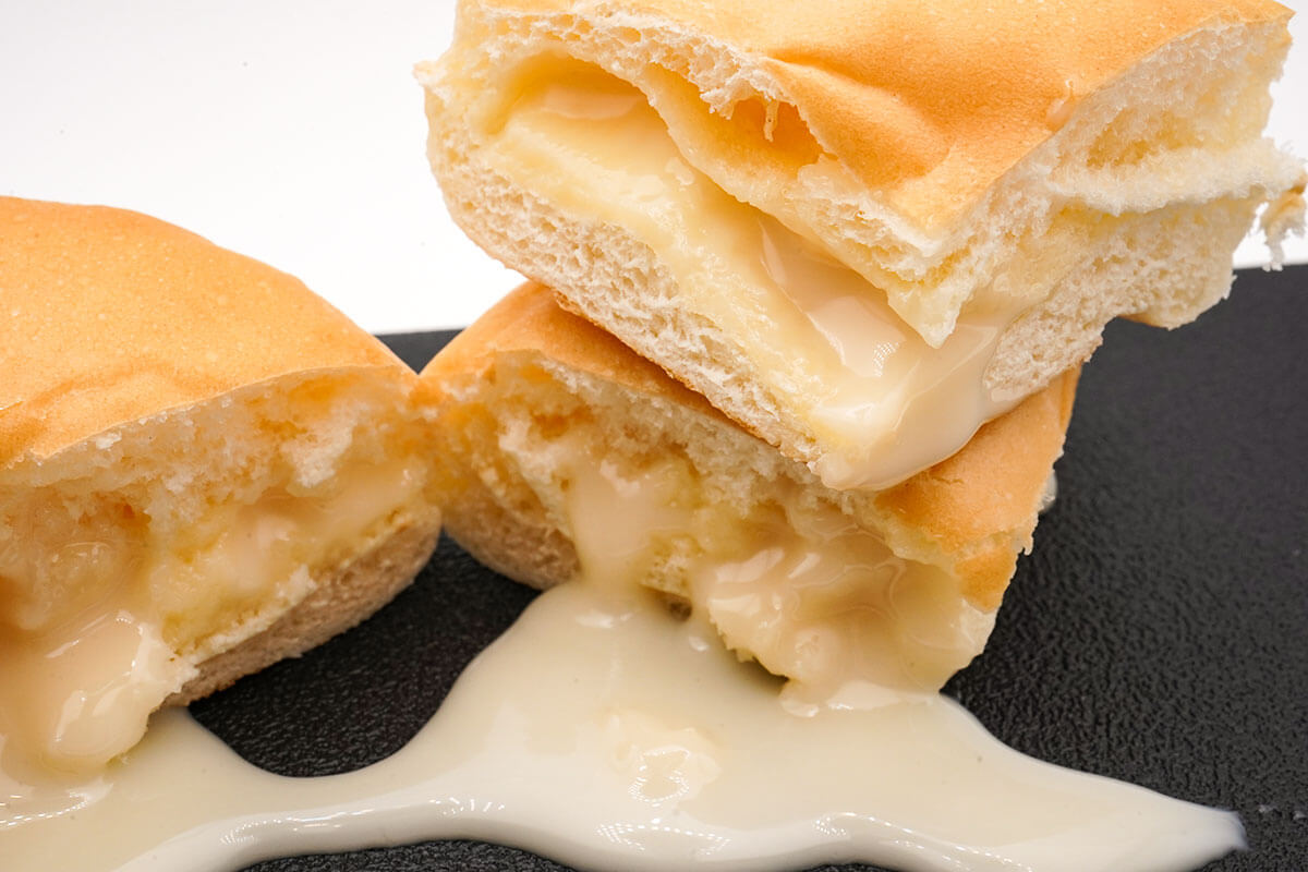 ローソン「大ピンチずかん こぼれるミルククリームパン」