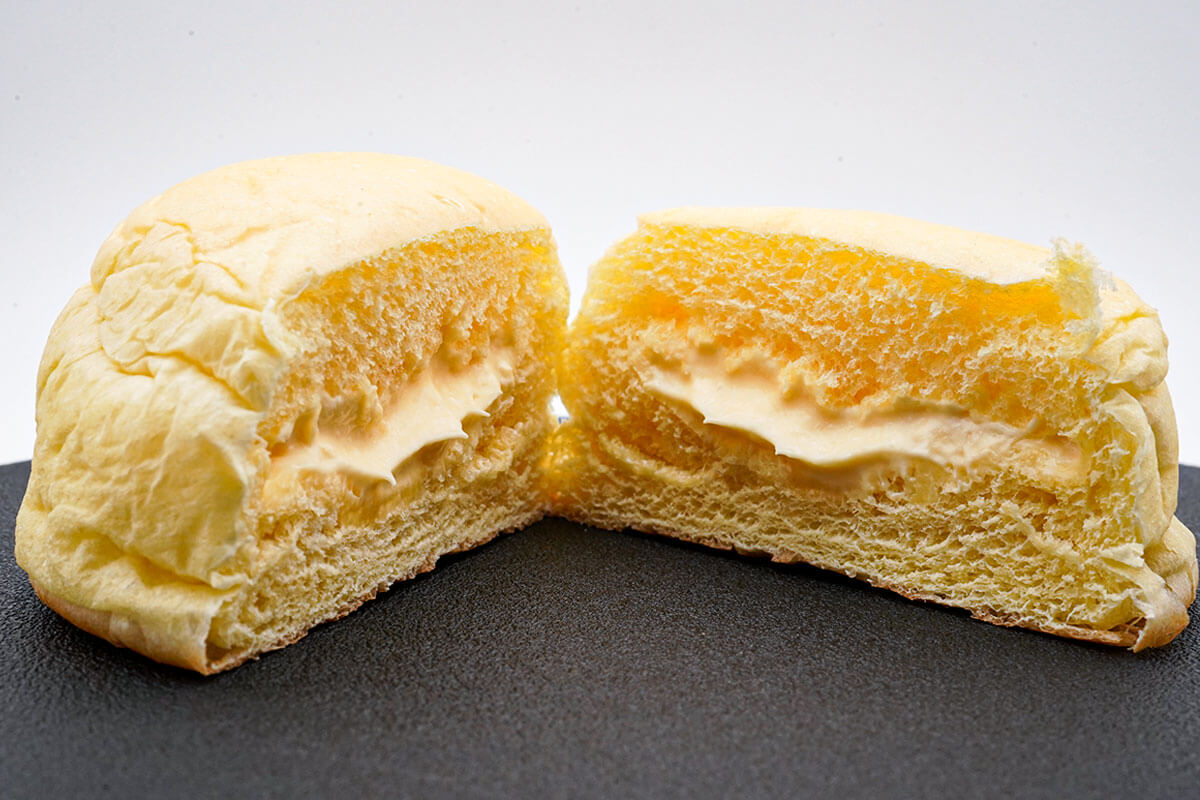 ファミリーマート「ポムポムプリン クリームパン（プリン味）」