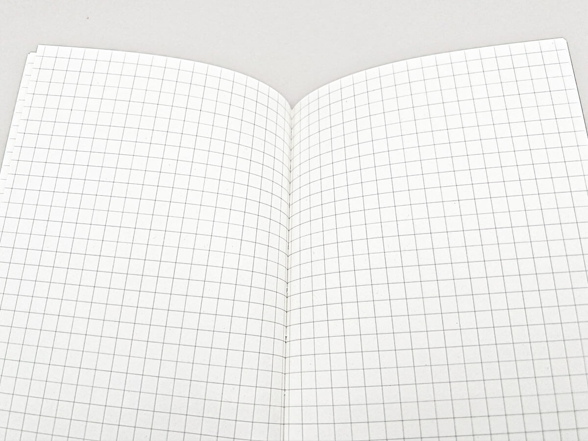 無印良品「月曜始まりマンスリー／ウィークリースケジュール帳・2025年12月始まり」