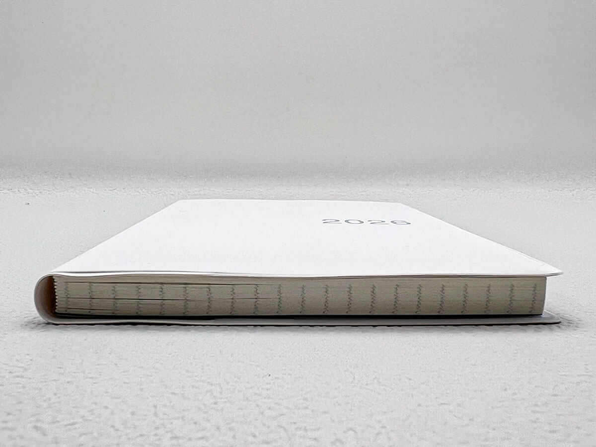 無印良品「月曜始まりマンスリー／ウィークリースケジュール帳・2025年12月始まり」