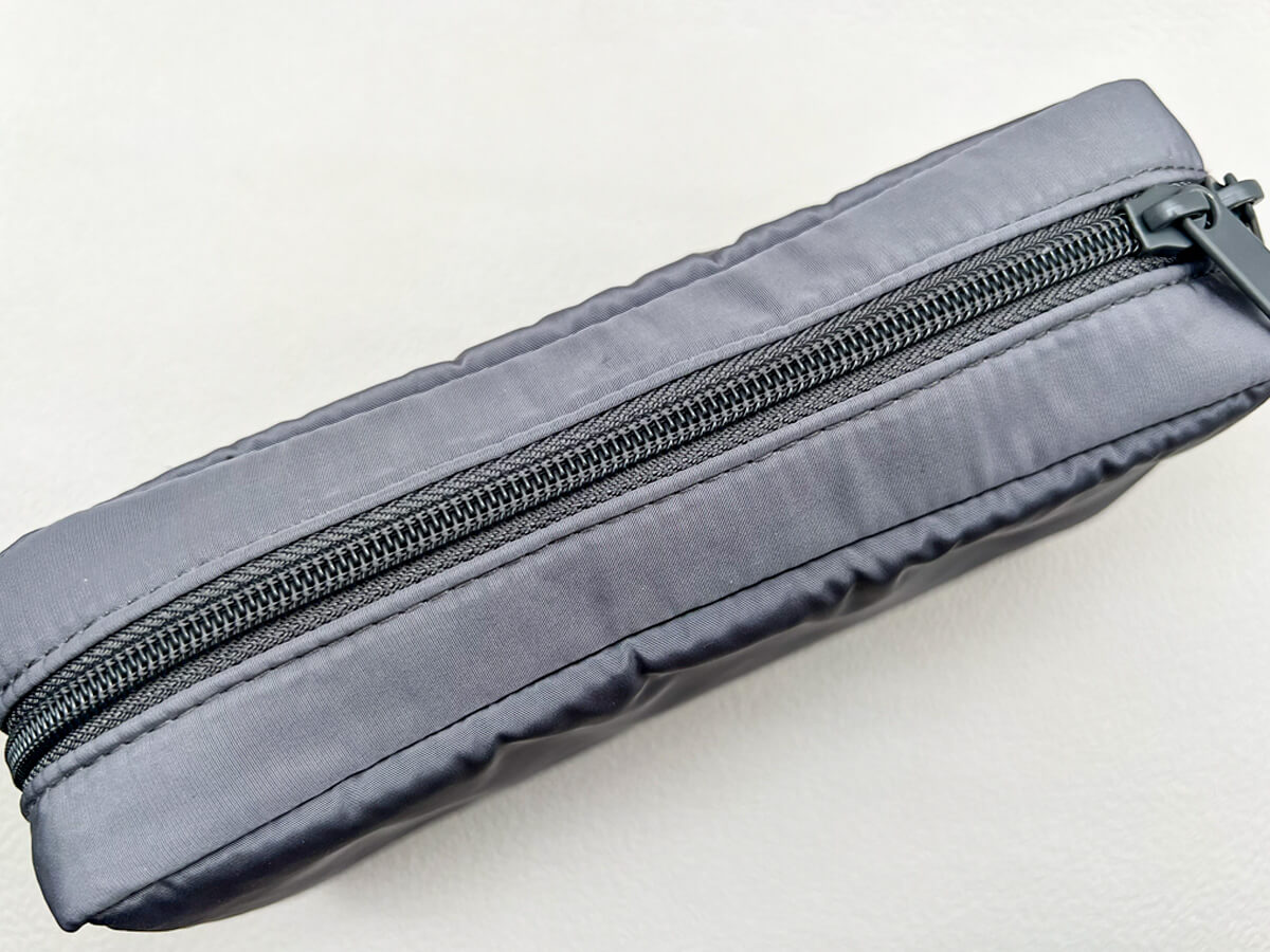 無印良品「ポリエステルガジェットポーチ」