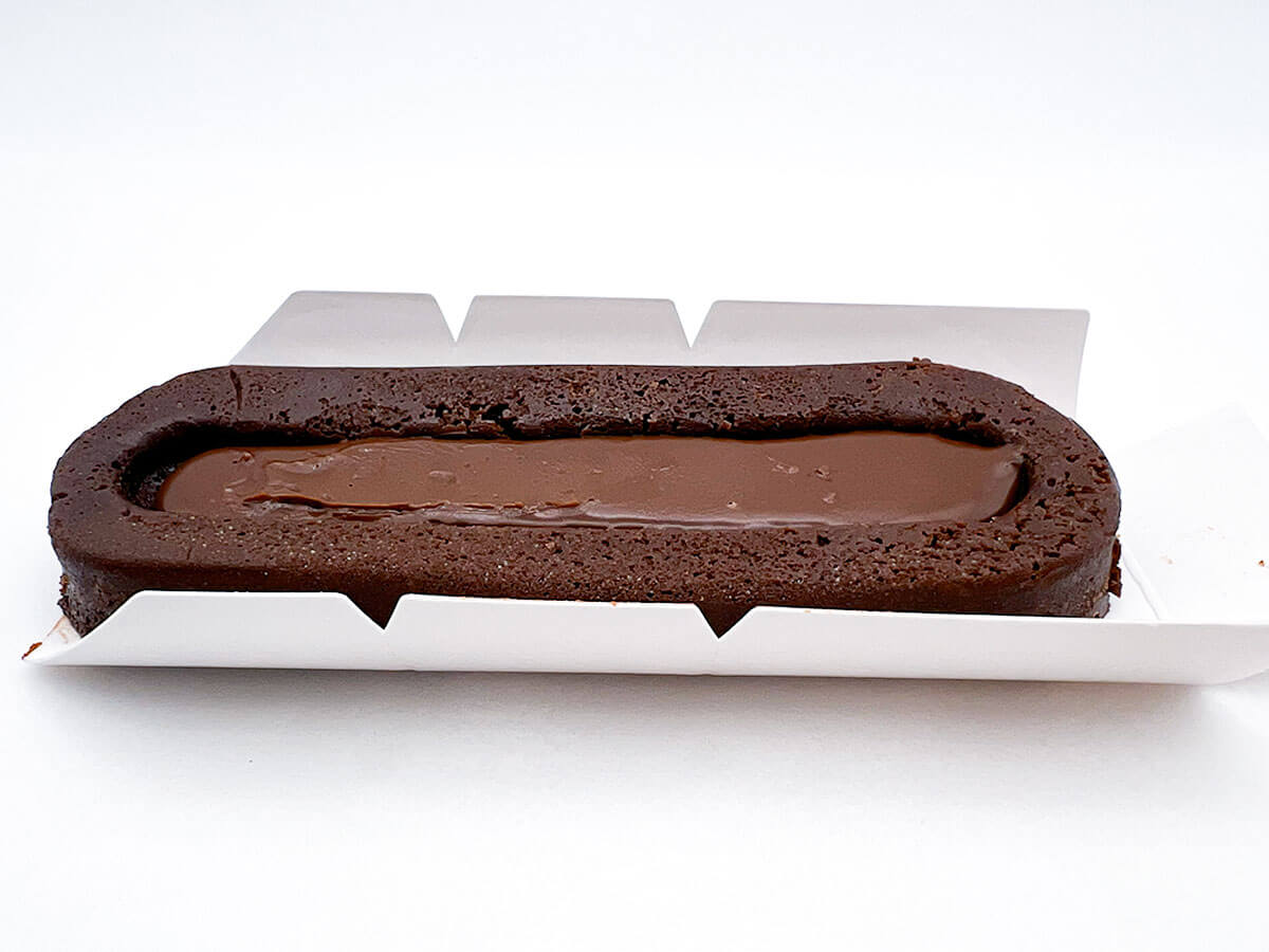 ファミマ「かじる濃厚ガトーショコラ」