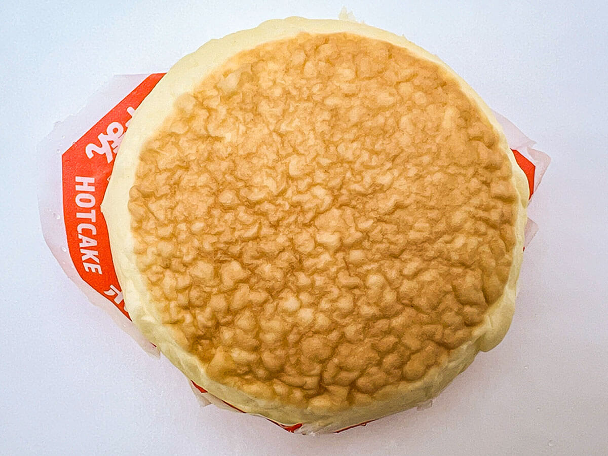 ファミマ「森永製菓監修　バター香るホットケーキまん」