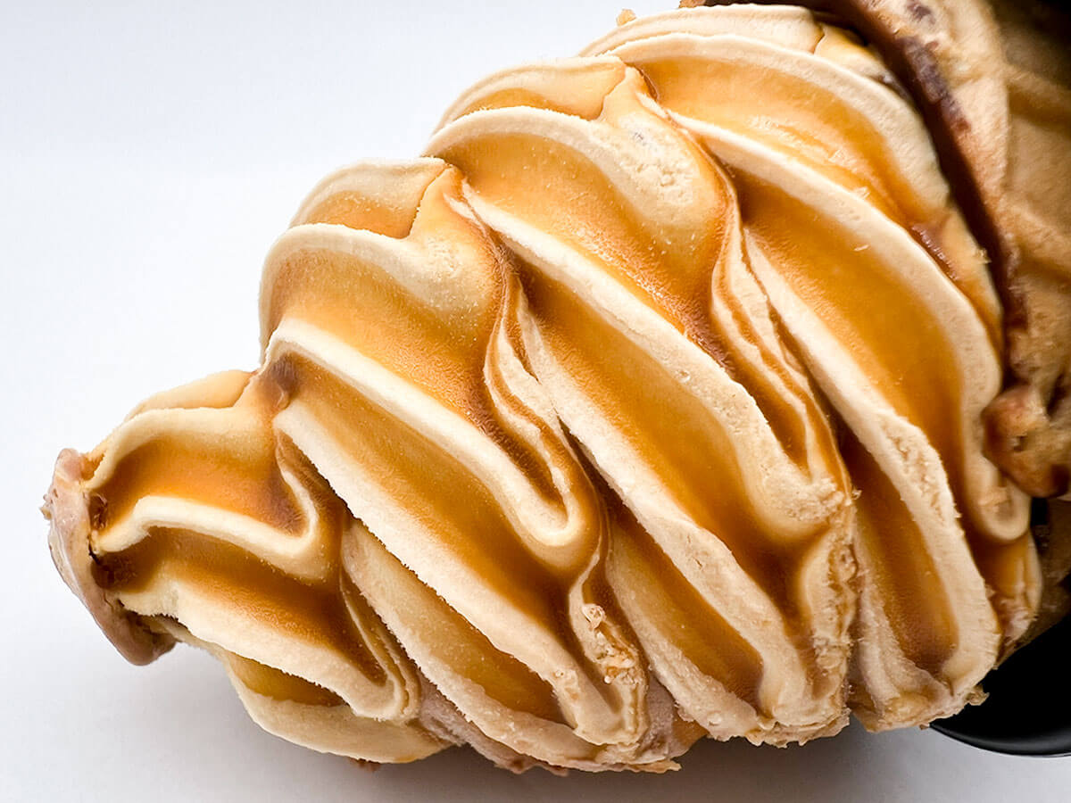 セブンイレブン「N.Y.C.SAND ワッフルコーン N.Y.キャラメルサンドアイス」