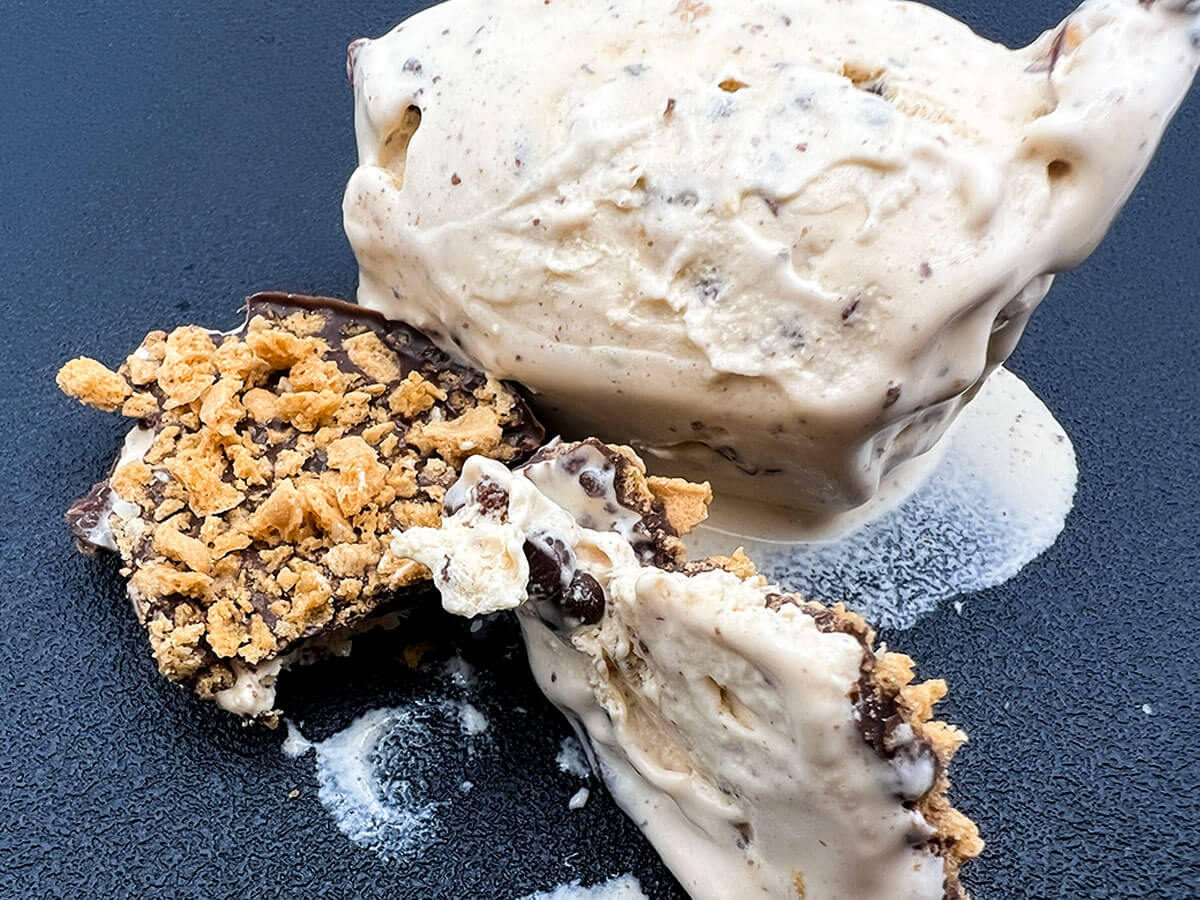 セブンイレブン限定「N.Y.C.SAND N.Y.リッチスカッチサンド＆Wチョコレートアイス」