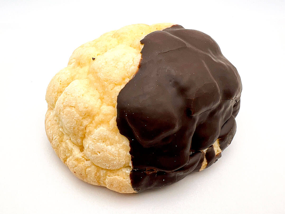 ファミマトリプルチョコメロンパン