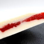 ローソン限定「森永乳業 濃厚杏仁ミルクアイスバーいちご」