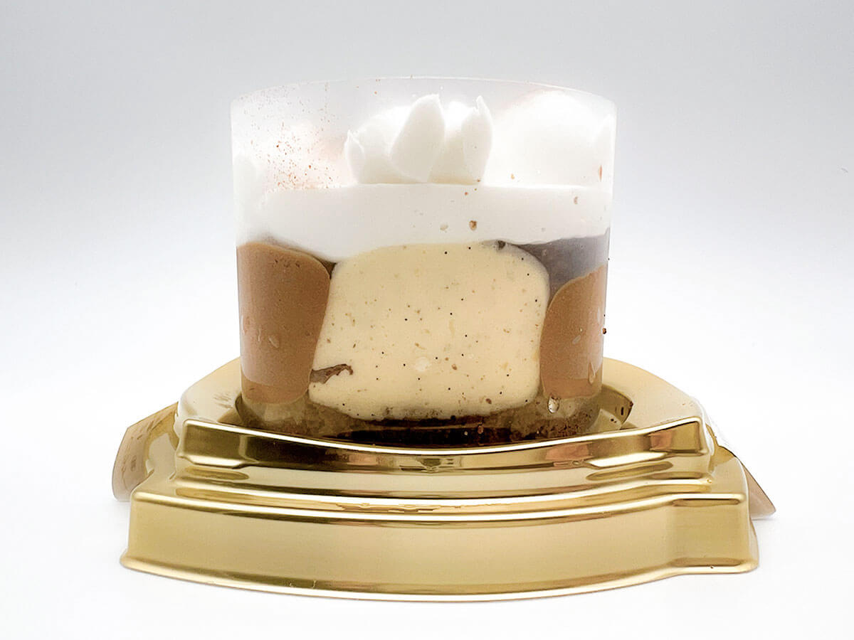 ファミマピエール・エルメ　アンソロジー監修　チョコレートバニラケーキ