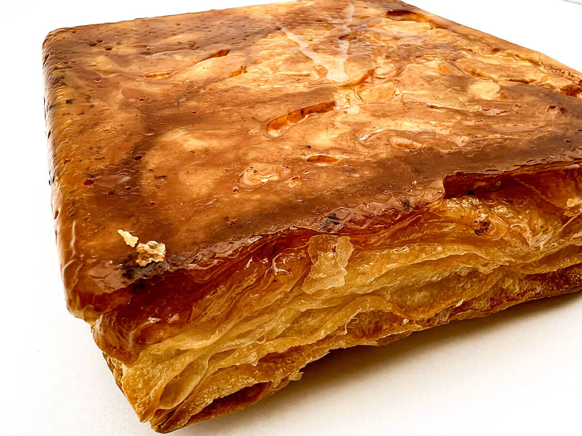 ファミマ「クレームブリュレ風クイニーアマン」