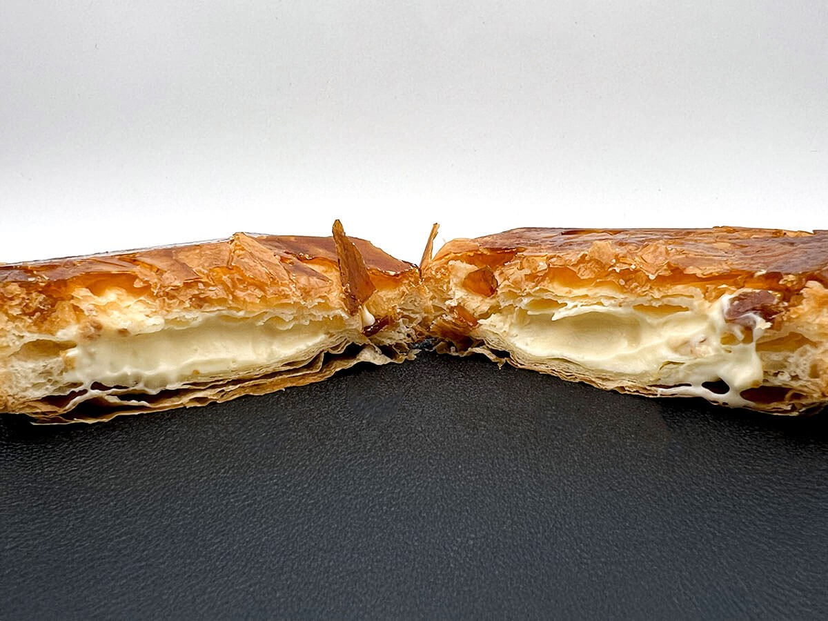 ファミマ「クレームブリュレ風クイニーアマン」