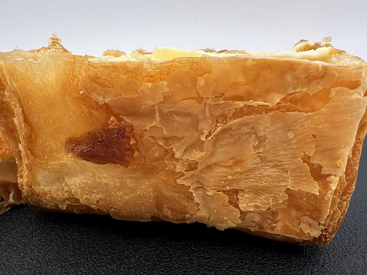 ファミマ「クレームブリュレ風クイニーアマン」