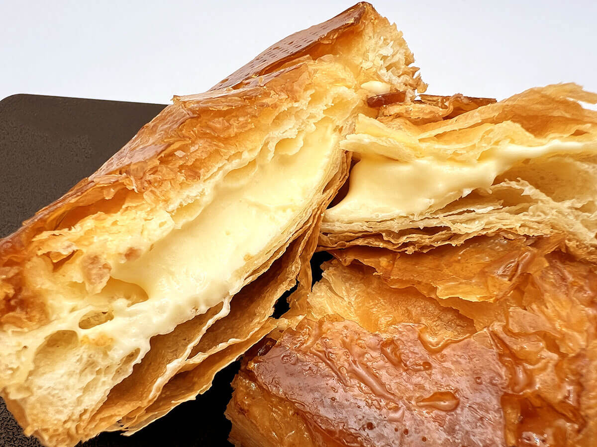 ファミマ「クレームブリュレ風クイニーアマン」