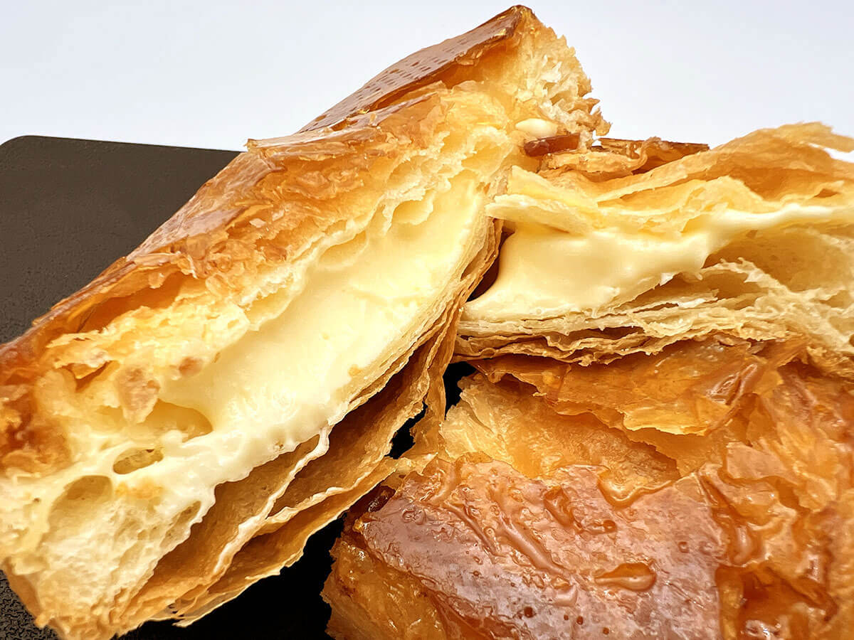 ファミマ「クレームブリュレ風クイニーアマン」