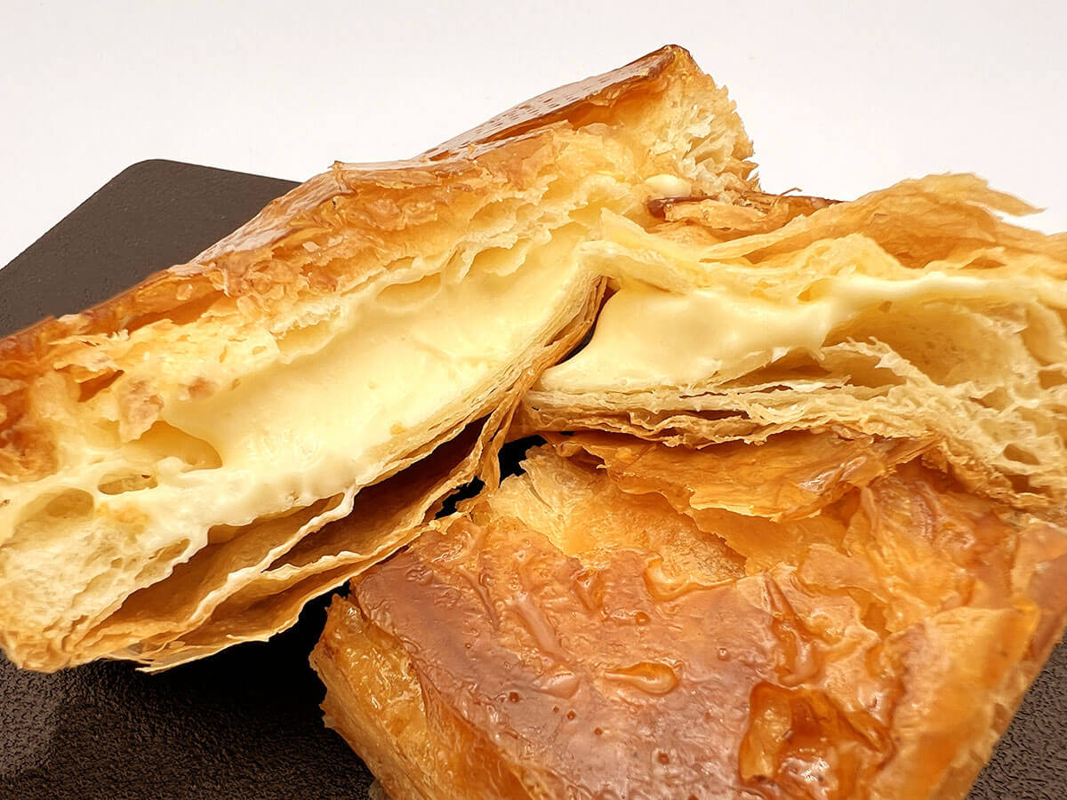 ファミマ「クレームブリュレ風クイニーアマン」