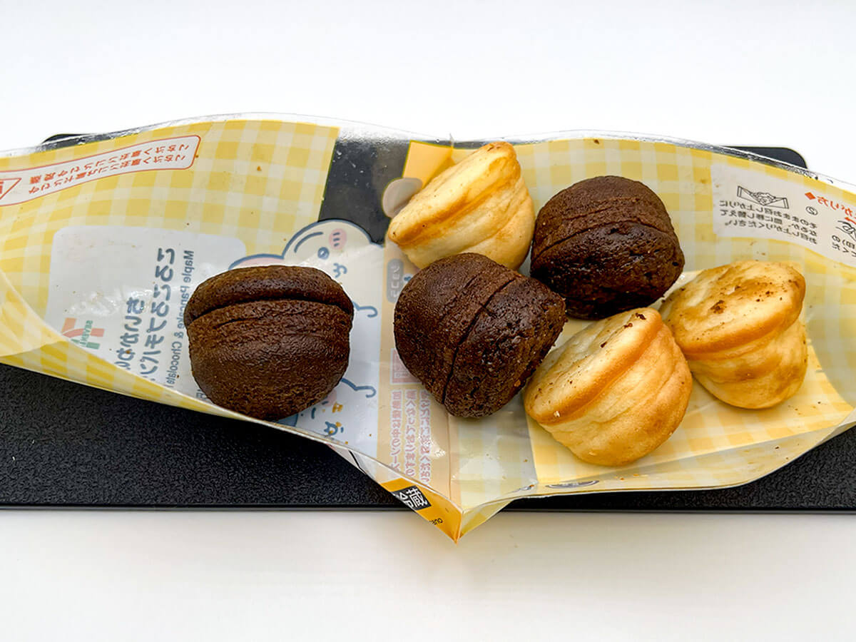 セブンイレブン「ちいかわのころころプチパンケーキ」