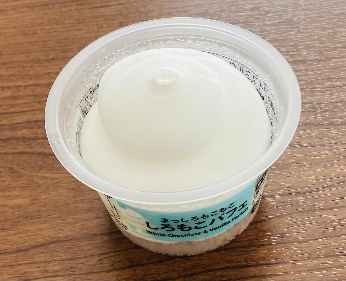 セブンイレブン「しろもこパフェ」
