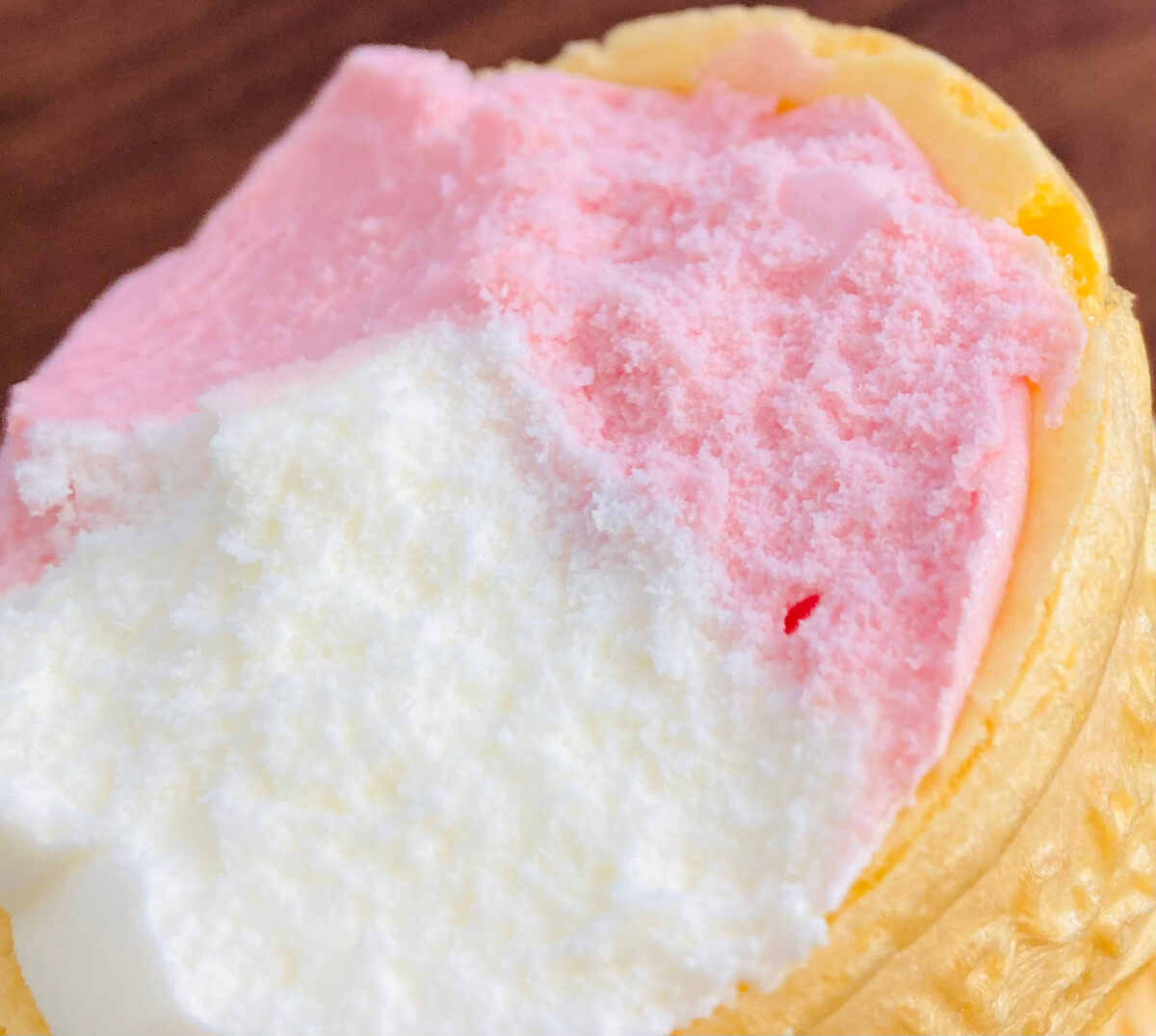 トップバリュ「あまおういちご＆バニラソフト」