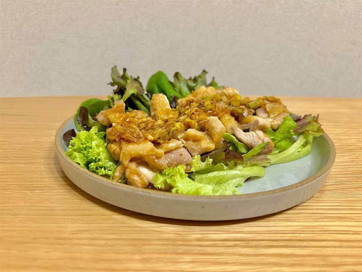 山本ゆりさん「レンジで簡単！旨辛油淋鶏風」