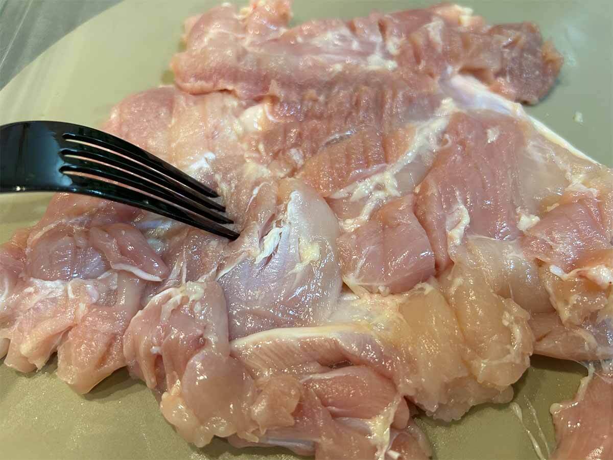 山本ゆりさん「レンジで簡単！旨辛油淋鶏風」